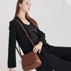 Women’s Retro Saddle Bag All Season High End PU Crossbody Shoulder Bag with Large Capacity Fashionable Chestnut Color for Winter