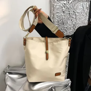 Women’s Simple Lightweight Large Capacity Bucket Bag Custom Logo New Design
