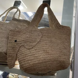 Women’s Spring Summer Fashion Handmade Woven Straw Elephant Rafi Grass Style Shoulder Bag Comfortable Open Closure
